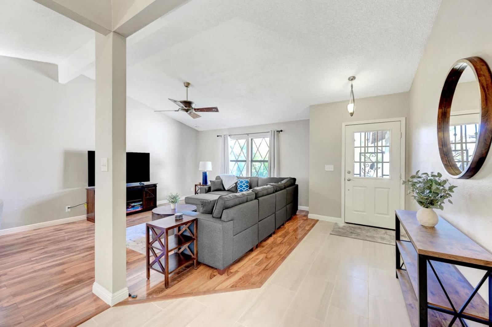 Bright Fun Spacious Home With Pool 라스베이거스 외부 사진