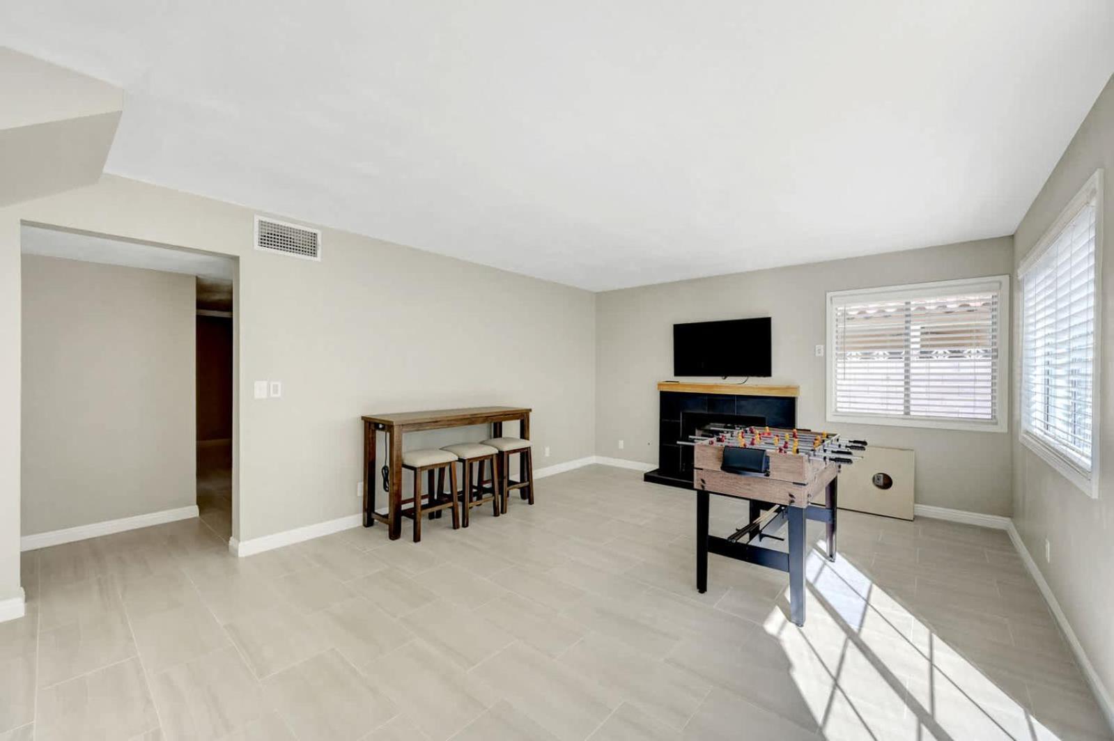 Bright Fun Spacious Home With Pool 라스베이거스 외부 사진