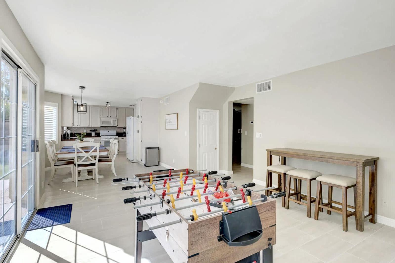 Bright Fun Spacious Home With Pool 라스베이거스 외부 사진